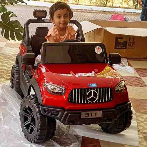 Toy jeep b 8 benz